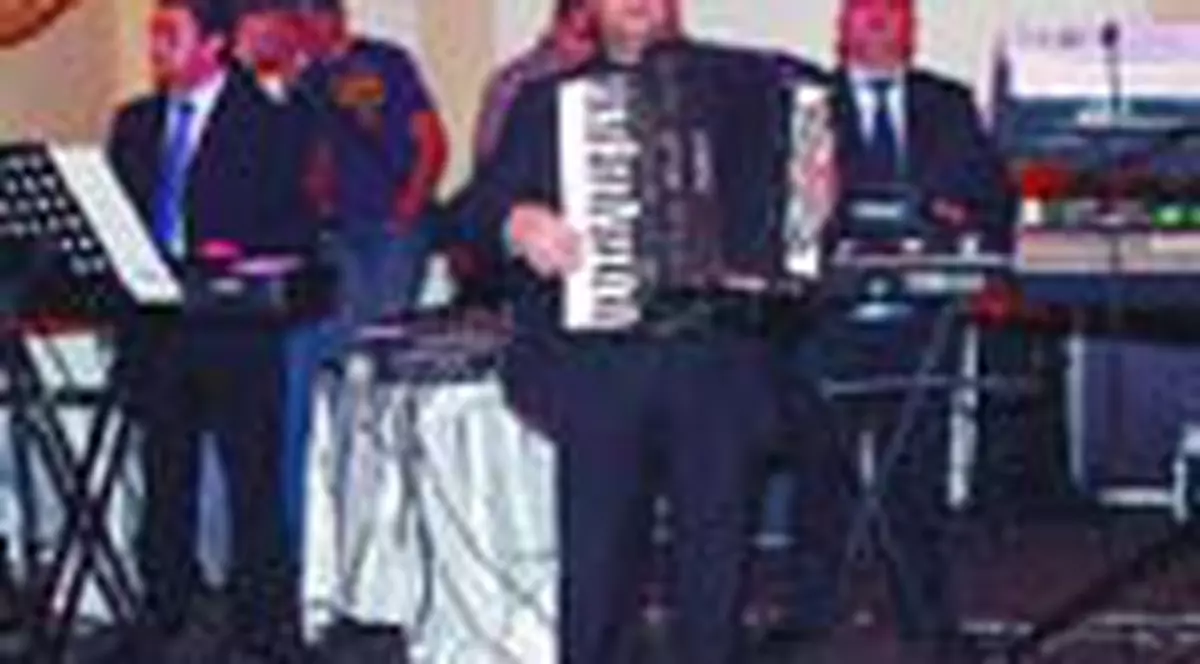 Fac imn tricolorilor