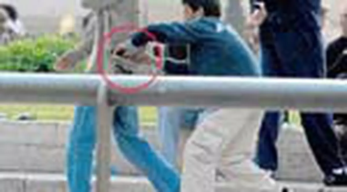 Uite cum fura ai nostri la Milano