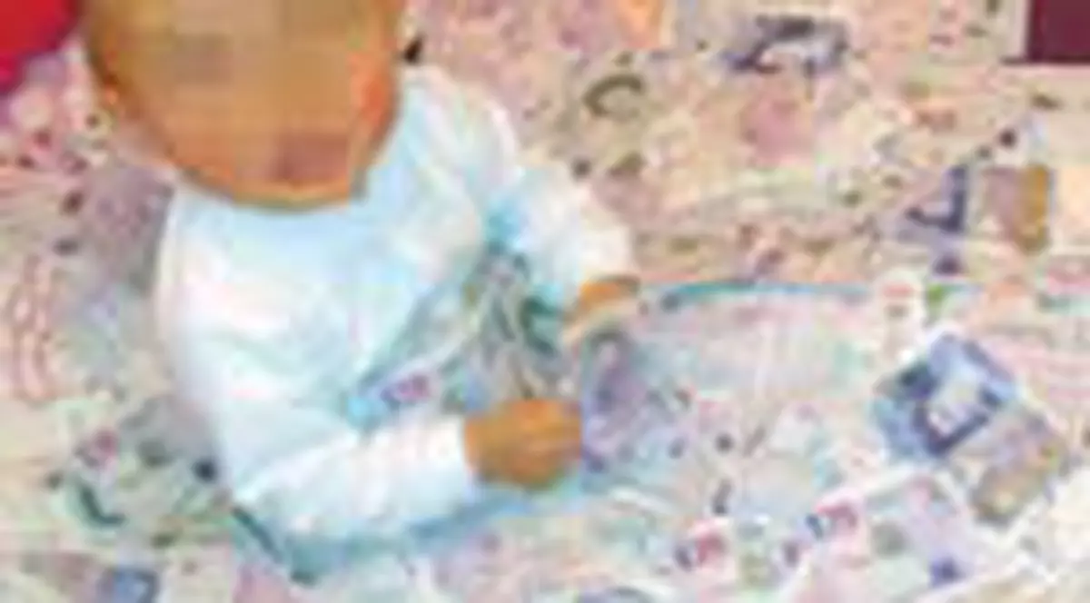 Si-a 'scaldat' fiul in 43.000 lire sterline