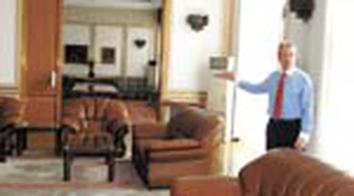 Primiti cu mici si cu vin romanesc