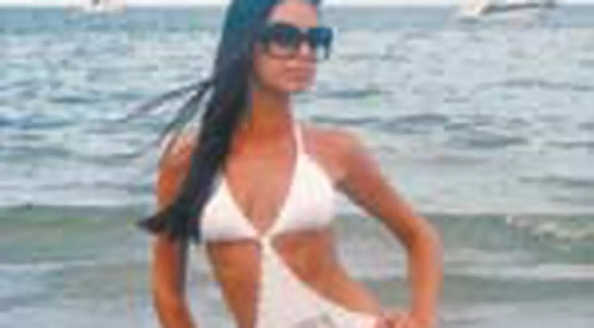 Natalia Mateut a facut furori pe plaja