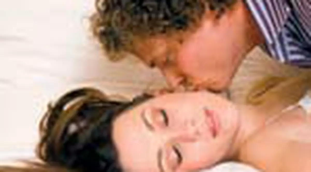 'M-a sarutat si a vrut sa ma trezeasca'