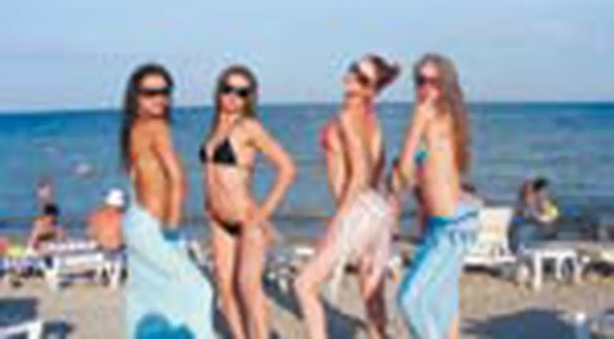 Iata ce se poarta la plaja!