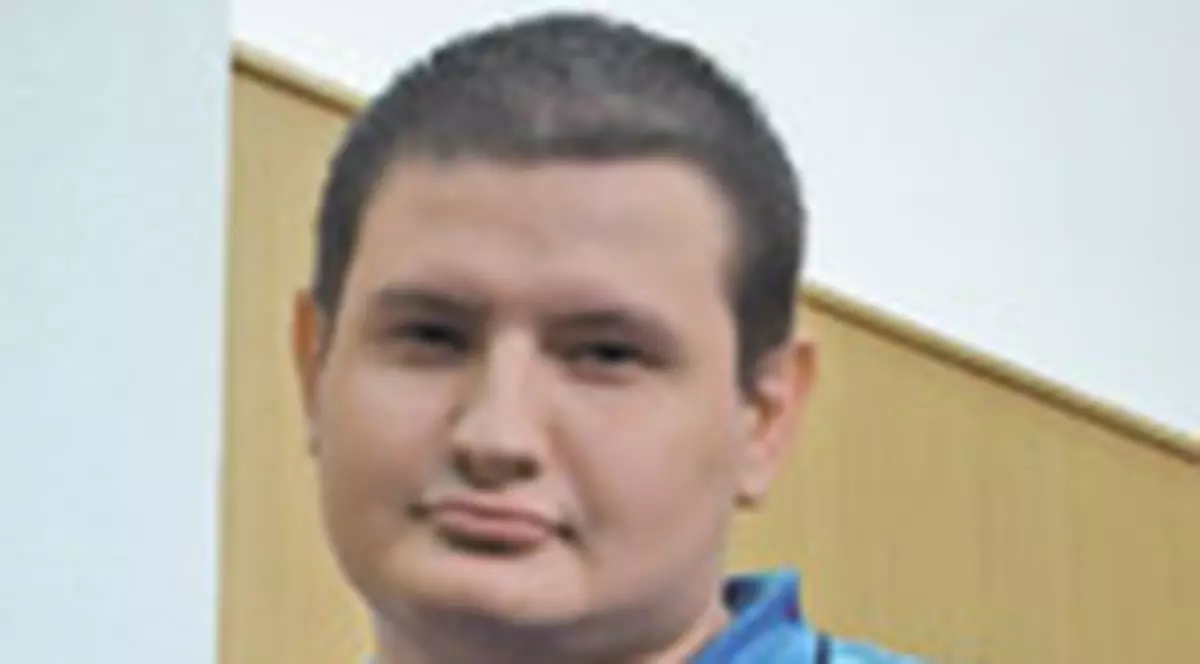 'I-am taiat degetul ca sa-i iau inelul'