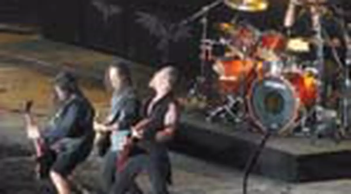 Metallica, o trupa de 24.000 de oameni