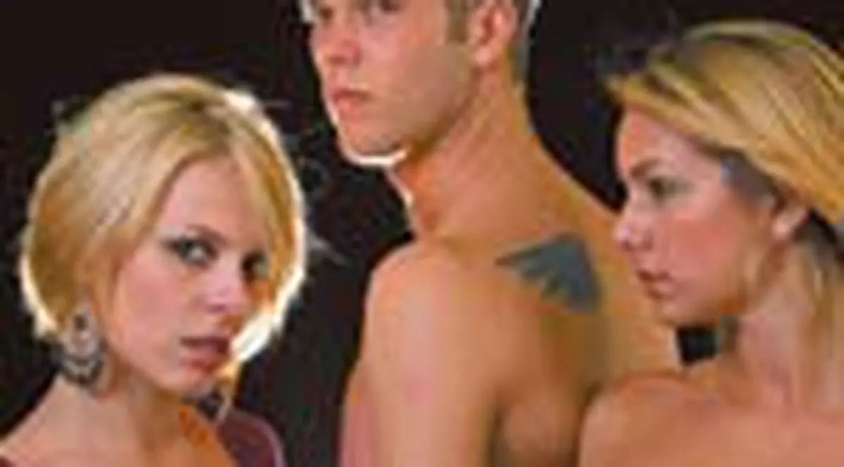 'Sotul meu ma insala'