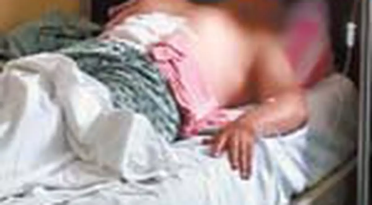 A murit in chinuri pe patul din salon in timp ce asistenta dormea dusa