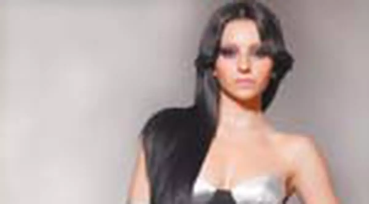 Giulia obtine bani usor