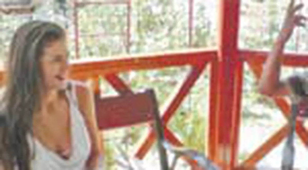 Moni i-a dat autograf lui Bin Laden din Bacau