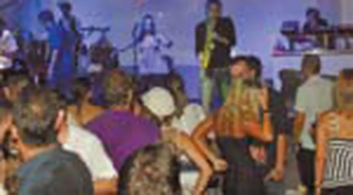 Sampanie si icre rosii la ziua lui Erbasu jr