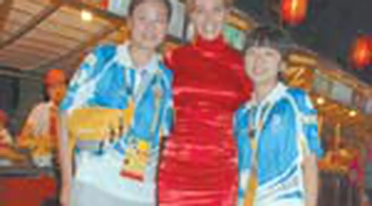 Chinezii, fascinati de actrita Silvia Pop 