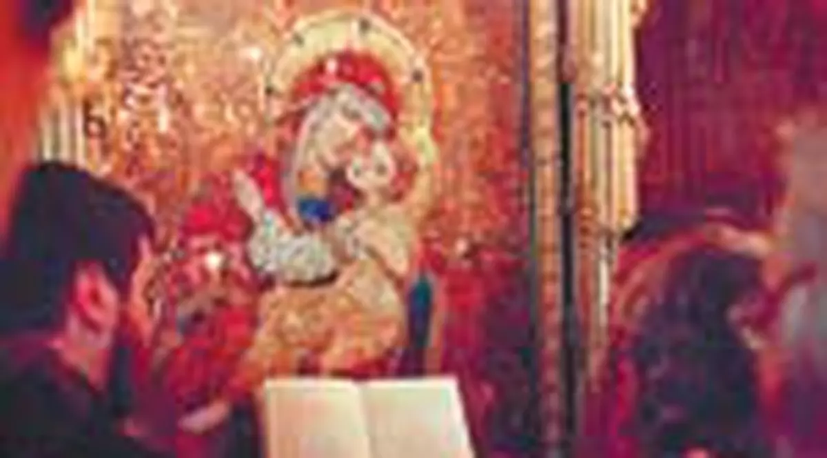 Sfanta Maria protejeaza femeile