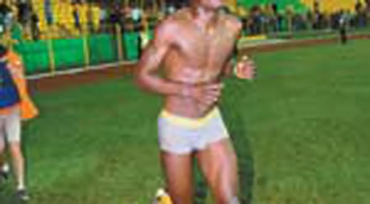 'Tata, habar n-ai de fotbal daca-l vinzi pe Ndoye'