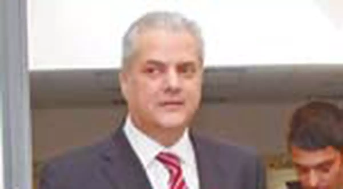 Profu' Nastase - salariu de  7.500 de lei