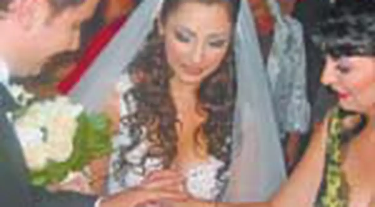 Nunta Andrei cu Maruta a adunat sute de curiosi