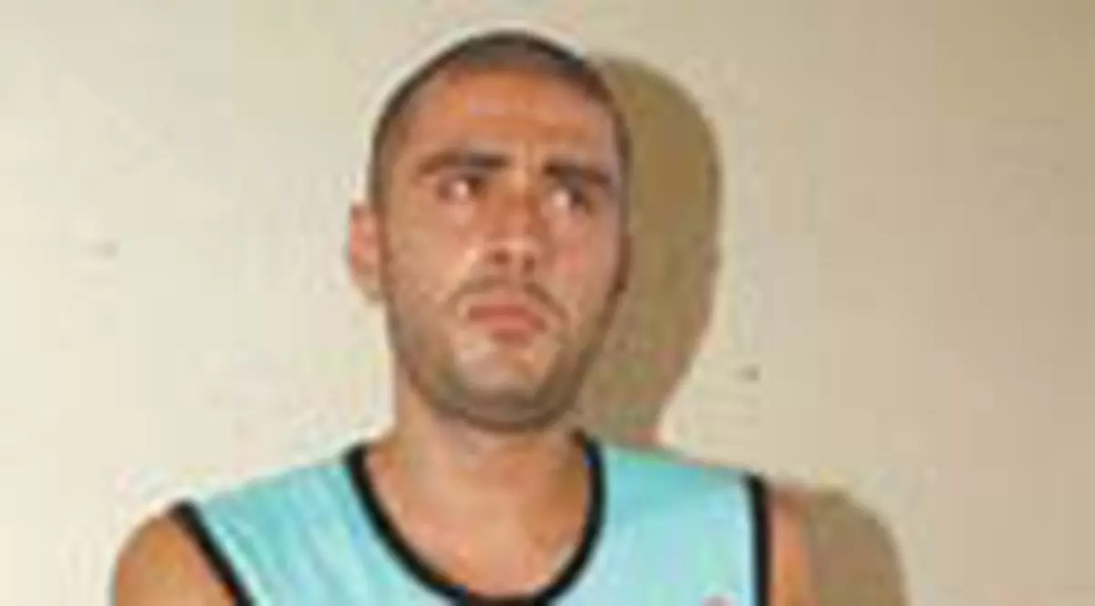 'Am injunghiat-o cu furculita'