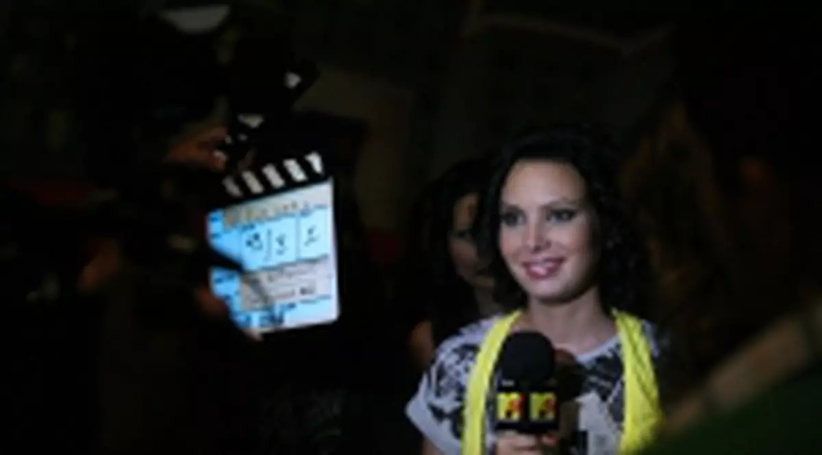 VJ-ii MTV isi joaca propriile roluri, intr-'Un Film Simplu'