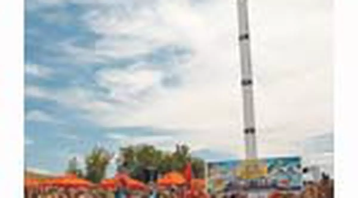 A sarit de la 10,7 m intr-o piscina aproape goala