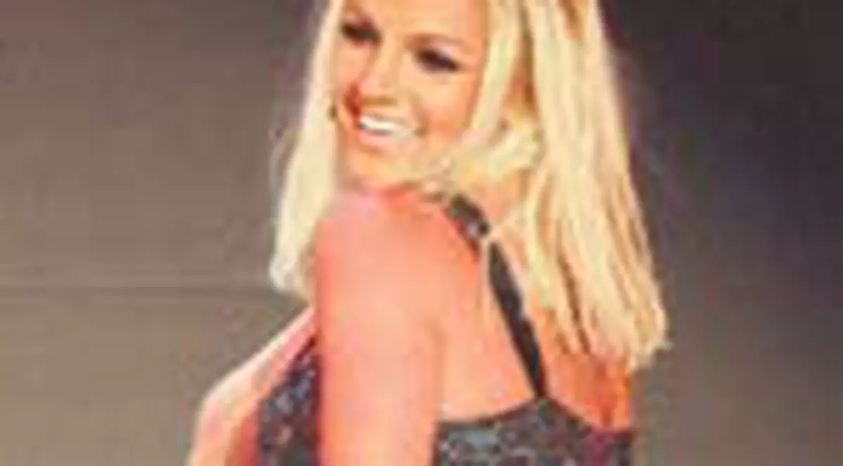 Britney si-a pierdut virginitatea la 14 ani