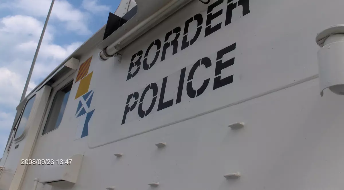 I-a luat foc yachtul în largul mării