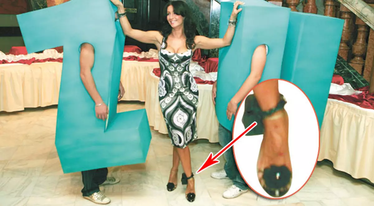 Mihaela Rădulescu, cu prezervativul la picior!