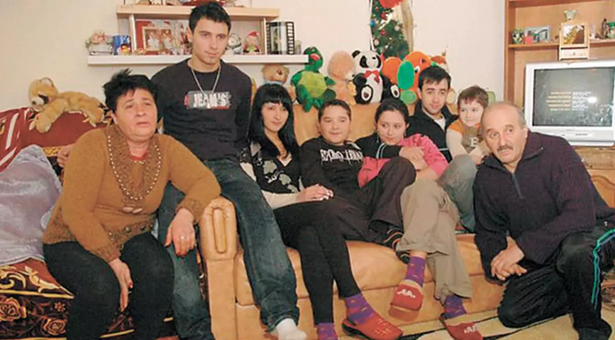 "Pereţii casei se vor prăbuşi peste noi"