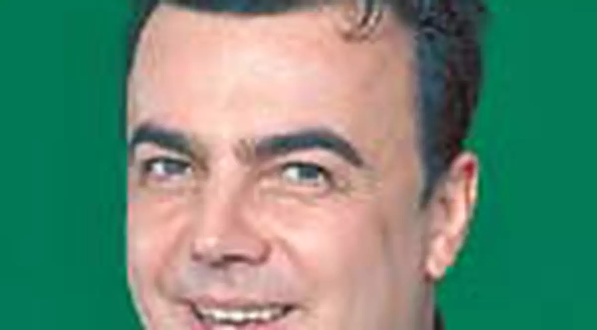 Fotbalist amator, Enache se cearta singur cand rateaza un gol