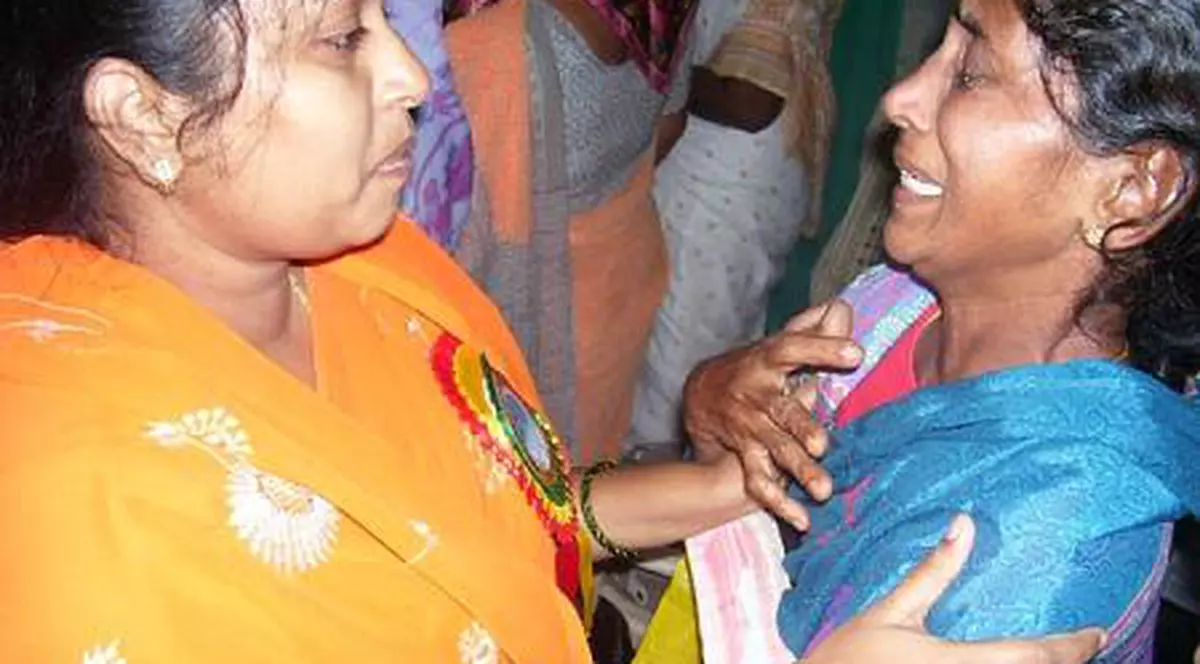 S-au sinucis pentru că nu aveau bani să-şi ia haine