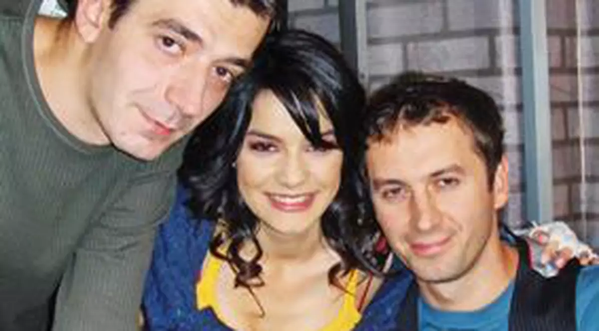 Oana Tache: DJ, VJ şi actriţă