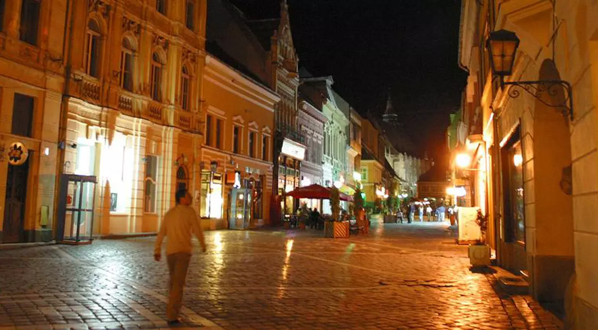 Un poliţist din Braşov şi-a împuşcat colega