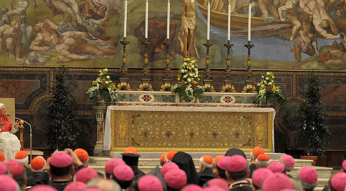 Un episcop a adoptat o femeie de 26 de ani