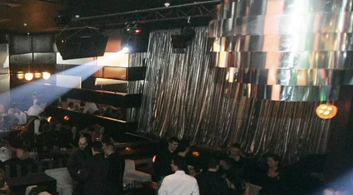 Doi bărbaţi, împuşcaţi într-un bar din Piteşti