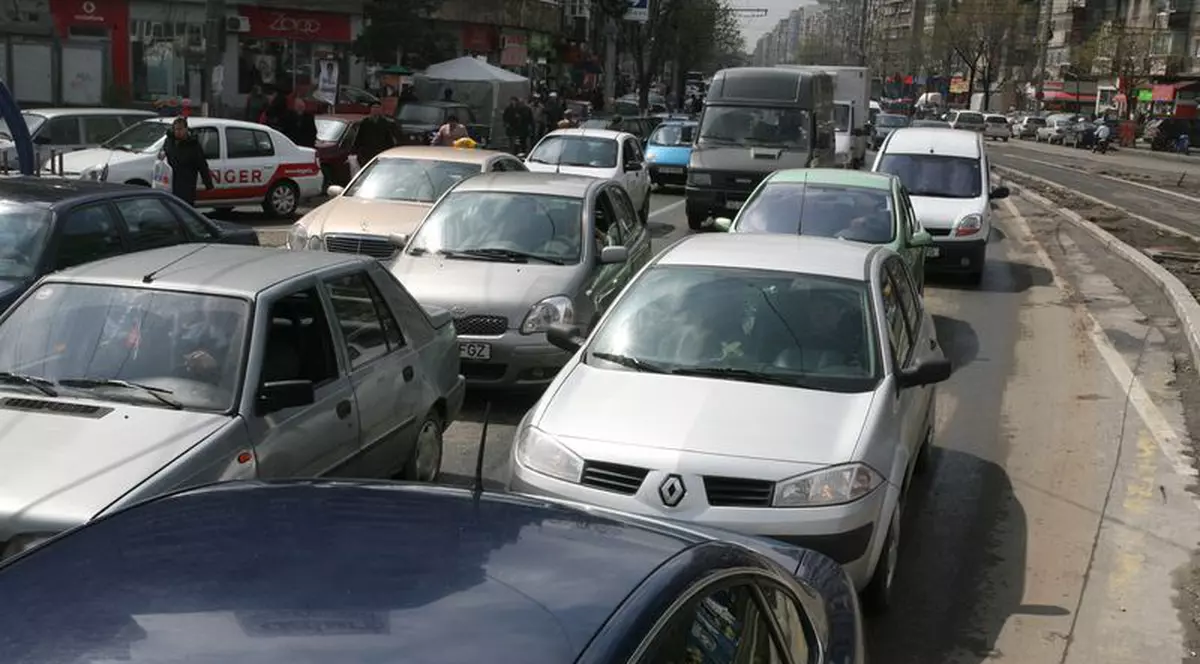 Bărbaţii provoacă cele mai multe accidente în Bucureşti 