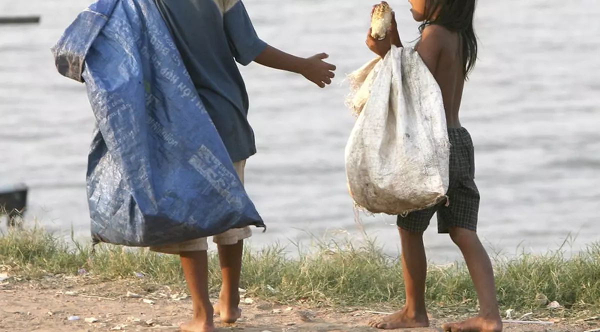 1000-1500 de lei, preţul unui pui de om