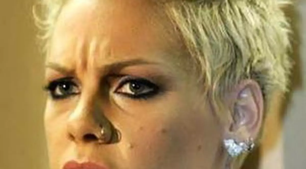 Pink: "Toată lumea mă consideră nebună"