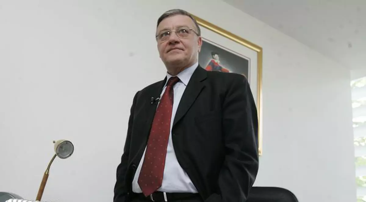 Sandu: "Indiferent de rezultatul cu Franţa, Piţurcă rămâne!"