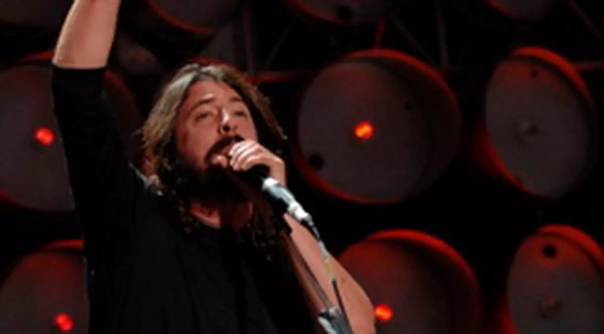 Foo Fighters, supăraţi pe McCain
