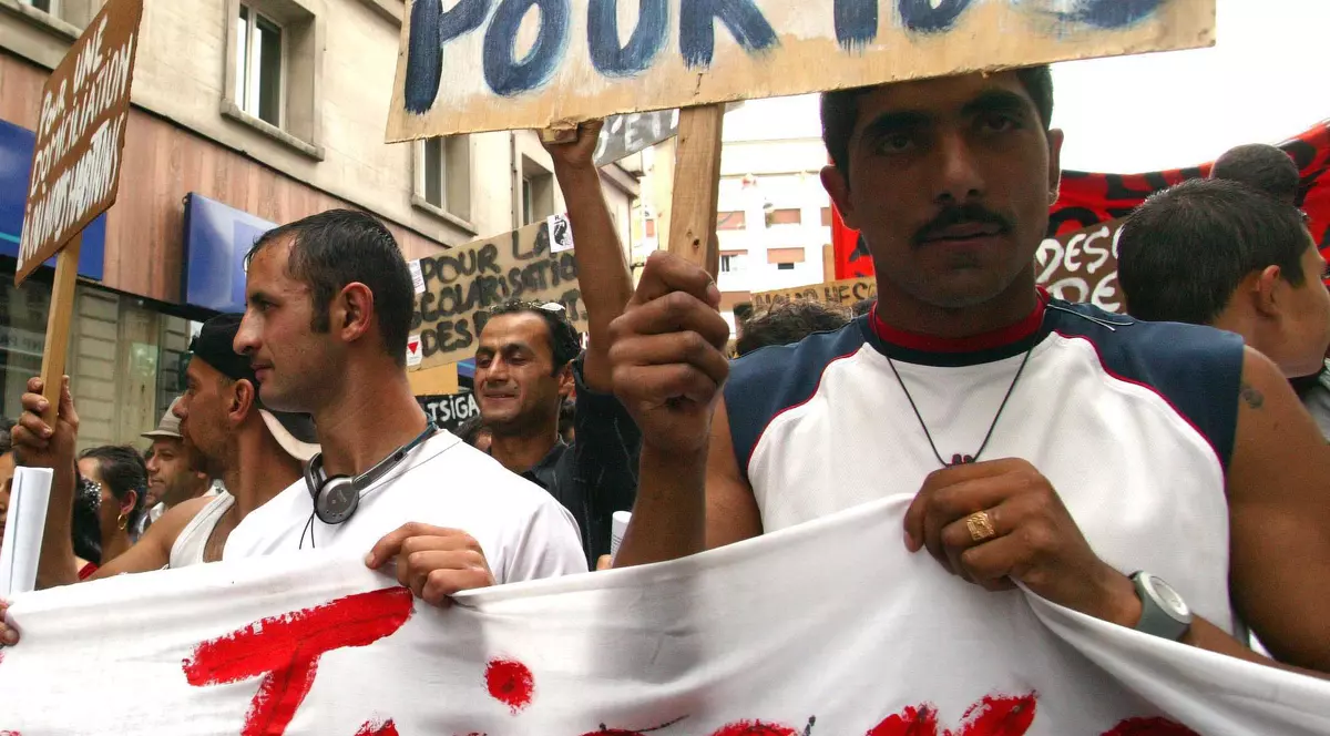 20 de rromi expulzaţi din Franţa