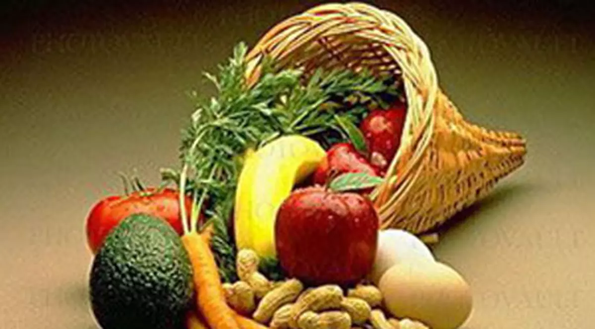 Fructele şi legumele, contaminate cu pesticide