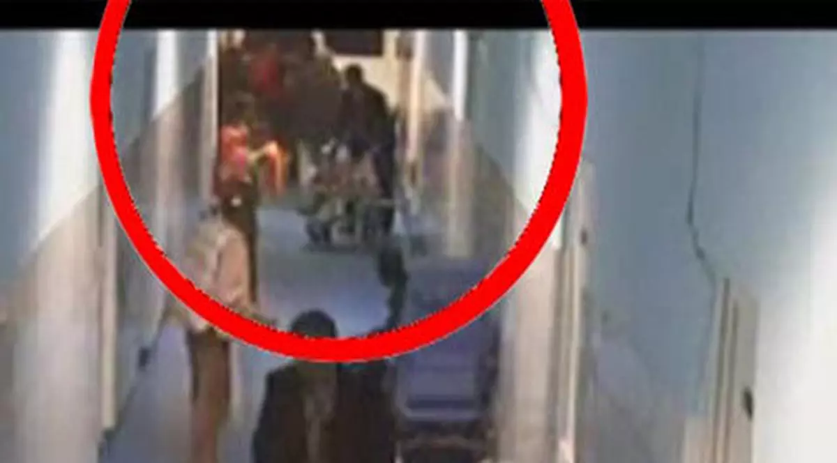 Bătut chiar în faţa camerei de gardă!