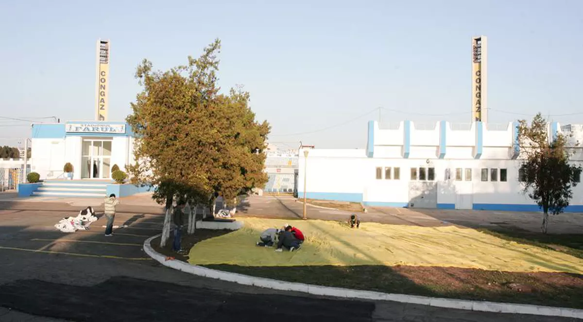 Steag de 100 de metri lungime pentru meciul cu Franţa