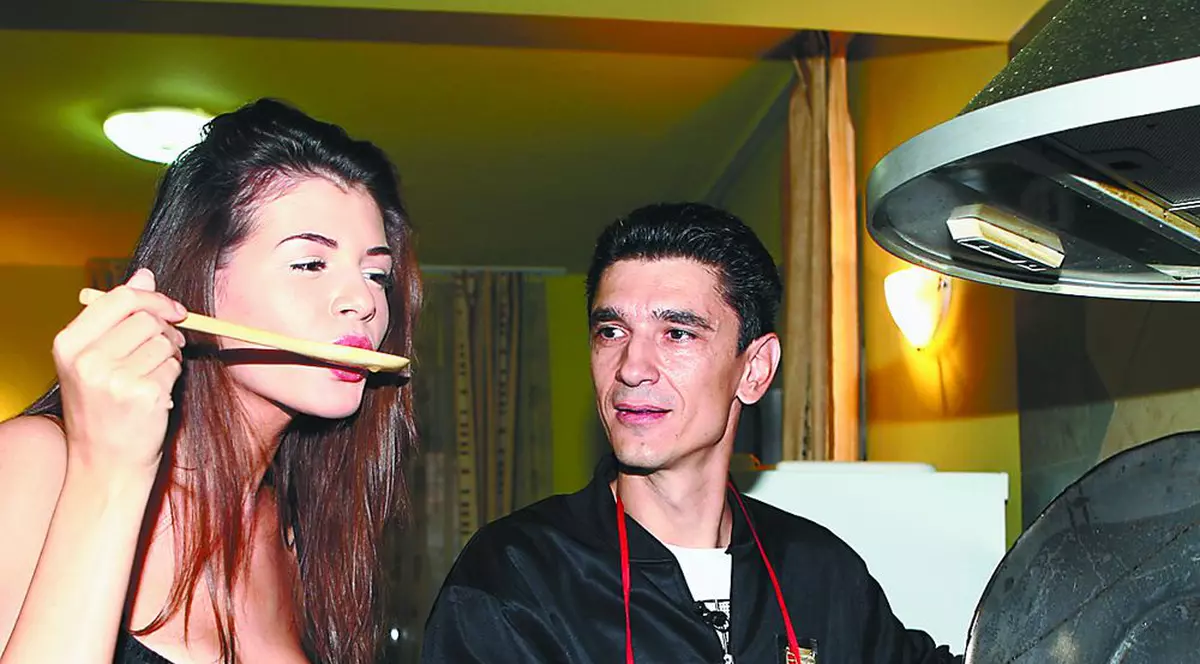 Lazarus, bucătar pentru Monica