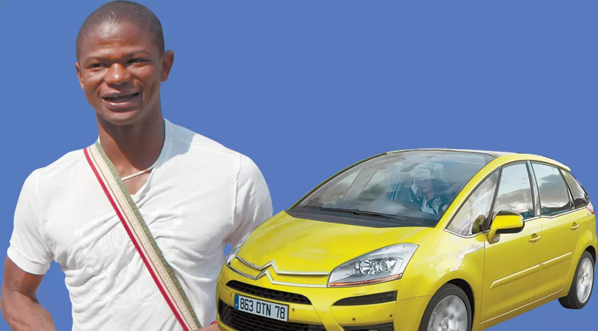 Julio Cesar va primi maşină nouă