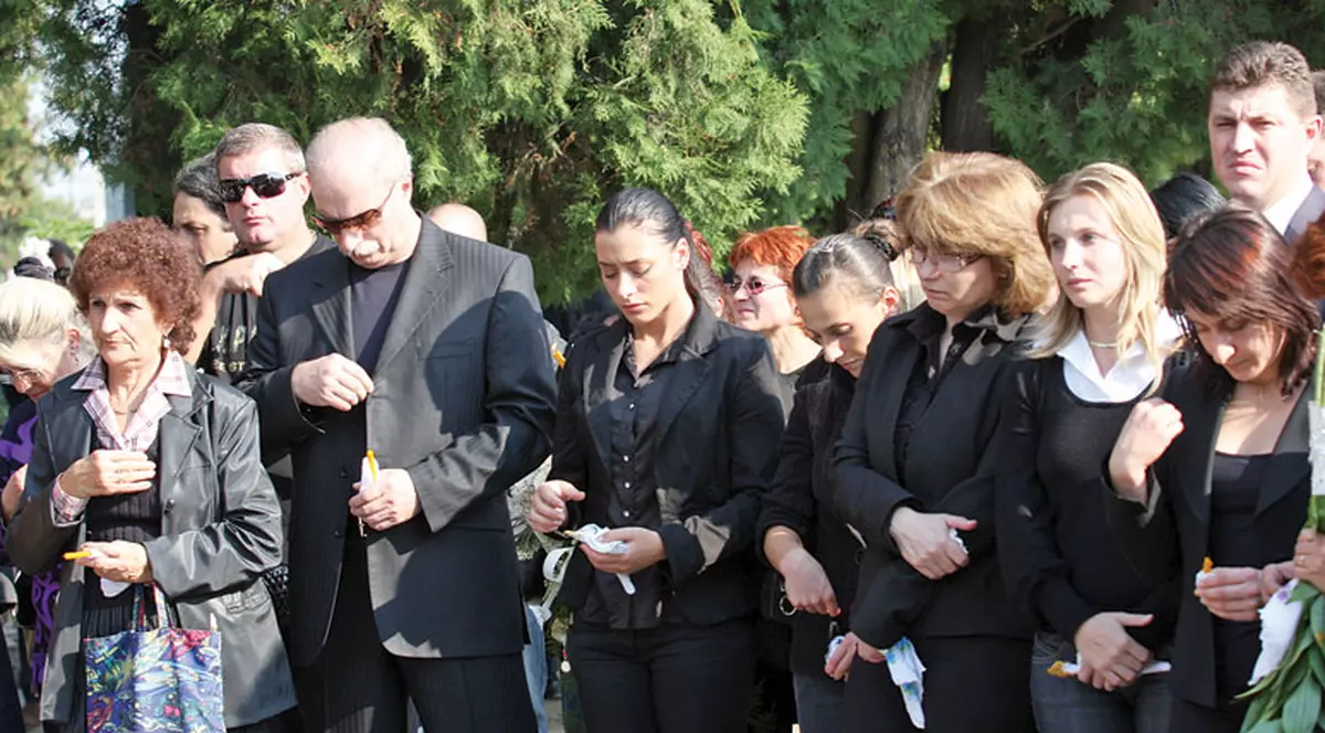 Lavinia Milosovici şi-a îngropat ieri fiica - Adio Denisa!