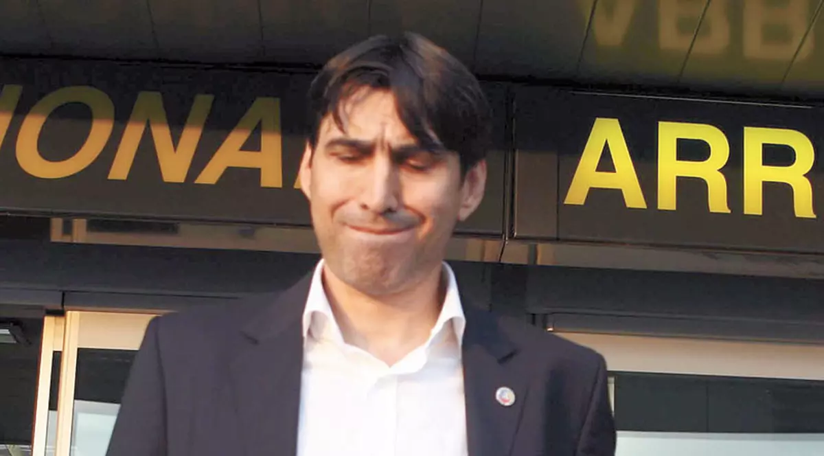 Piţurcă, ridicat de pe aeroport