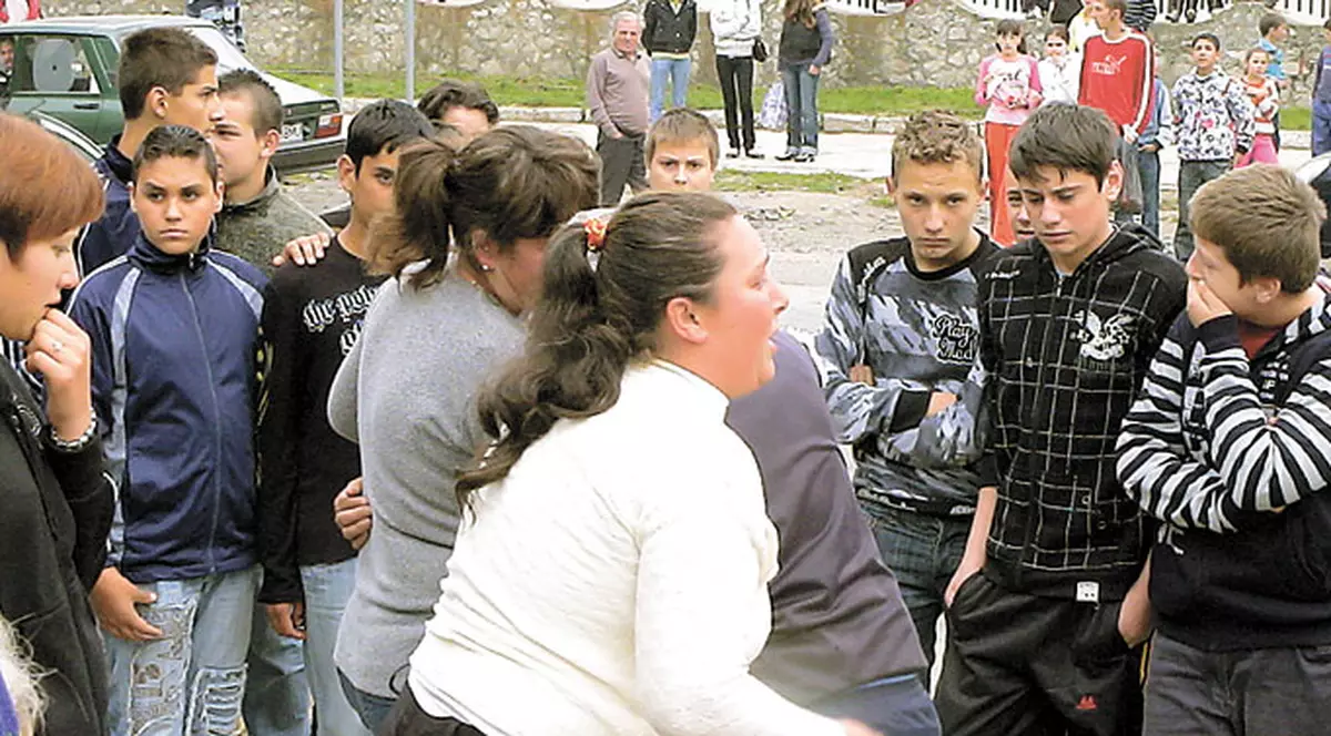 Copilul ucis la şcoală va fi înmormântat astăzi