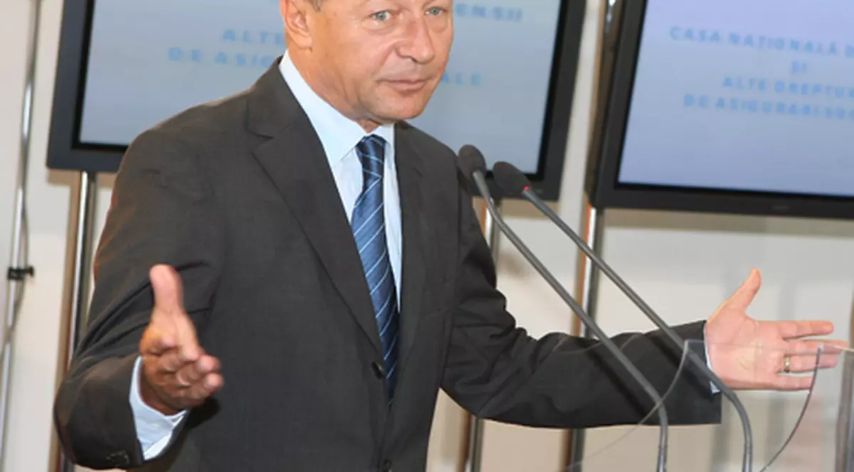 A spart geamurile DNA, nemulţumit de Băsescu