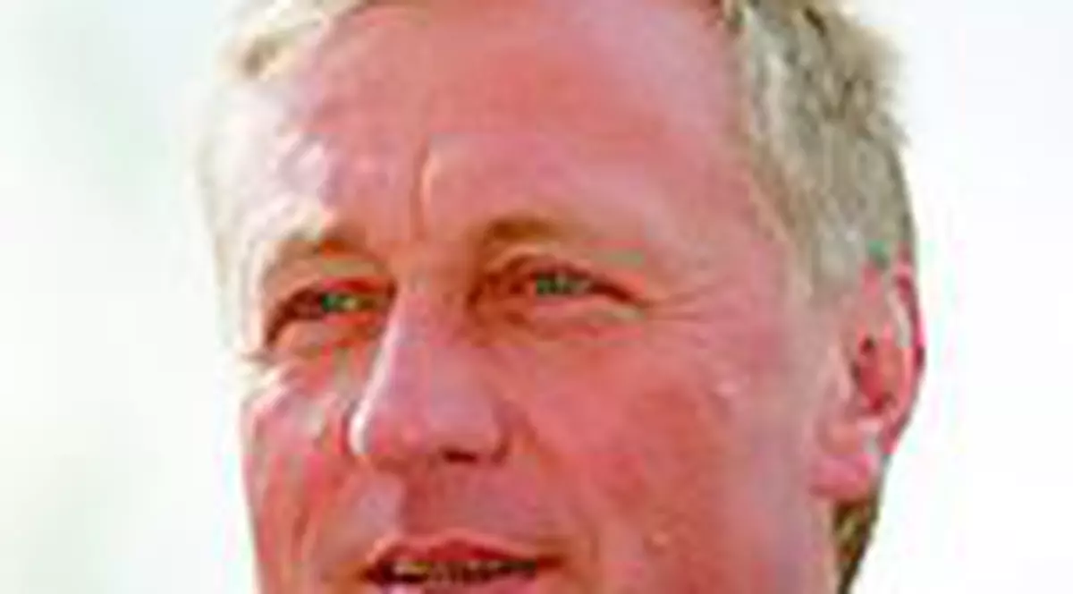 Premierul ceh a izbit de zid un paparazzo