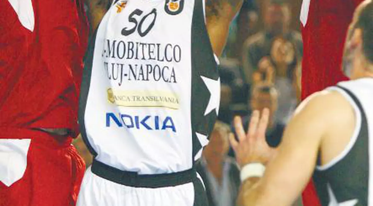 Tâlhar american sub panoul Clujului