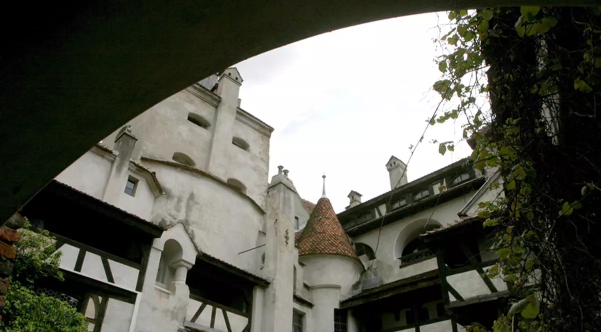 S-au căsătorit de Halloween în Castelul lui Dracula 